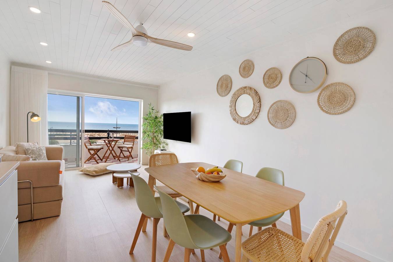 Appartement entier, Appartement 'Mira Mar' avec vue sur mer, balcon et Wi-Fi in Monte Gordo, District de Faro