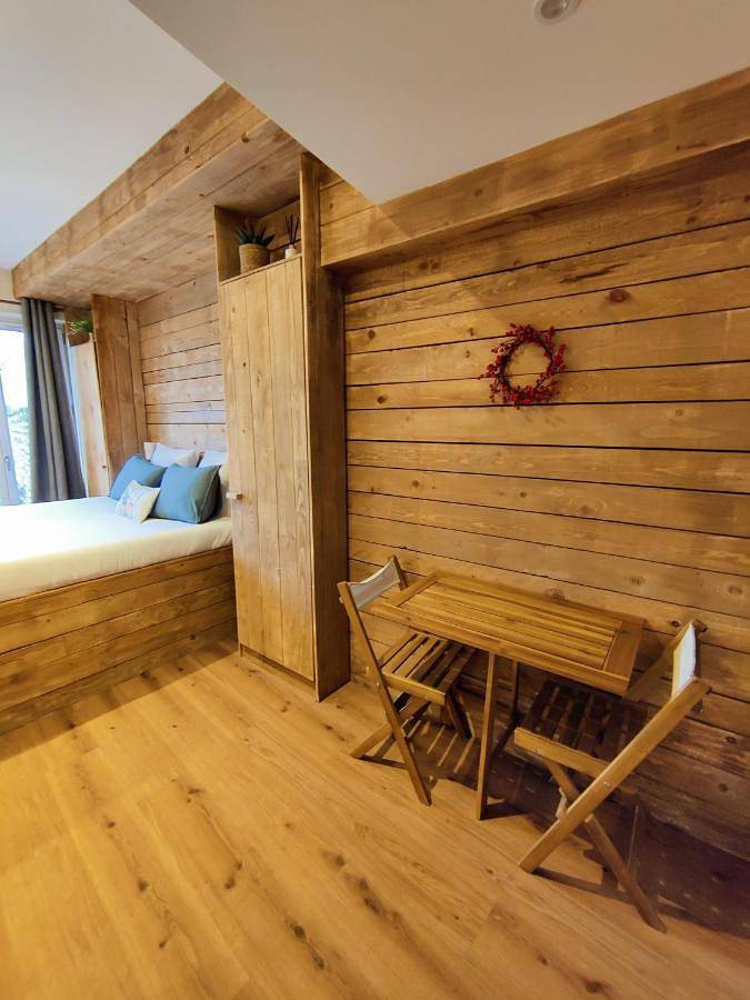 Chambre d’hôte pour 2 personnes, avec terrasse ainsi que jardin et piscine dans Rhône - 3