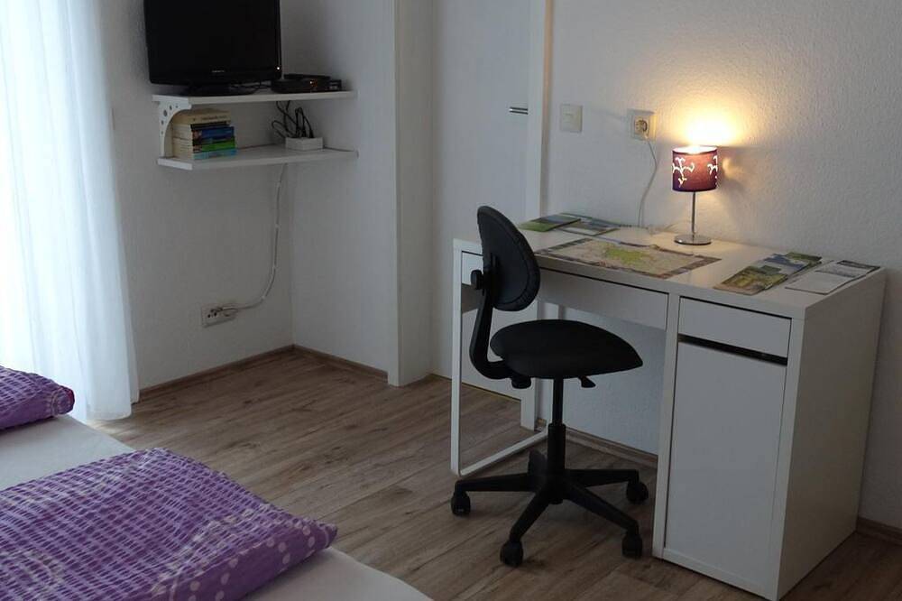 Ganze Wohnung, Ferienwohnung Norika - Appartement/Fewo, Bad, Wc, Balkon in Niederbreitbach, Rheinland-Pfalz