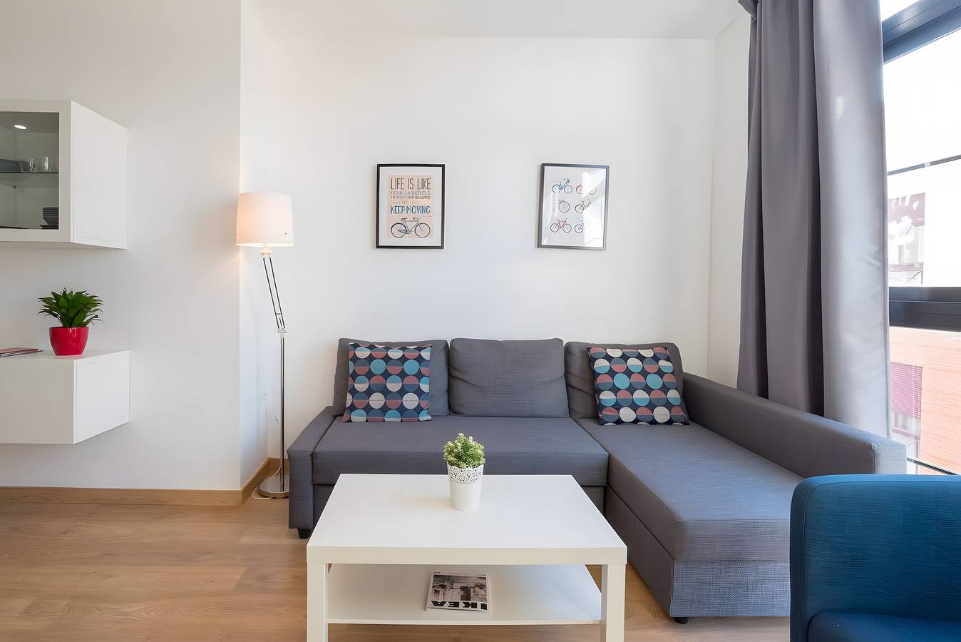 Apartamento entero, Apartamento 'Tranquilo, Luminoso y Céntrico' con Terraza Compartida, Wi-Fi y aire acondicionado. in Málaga Centro, Málaga