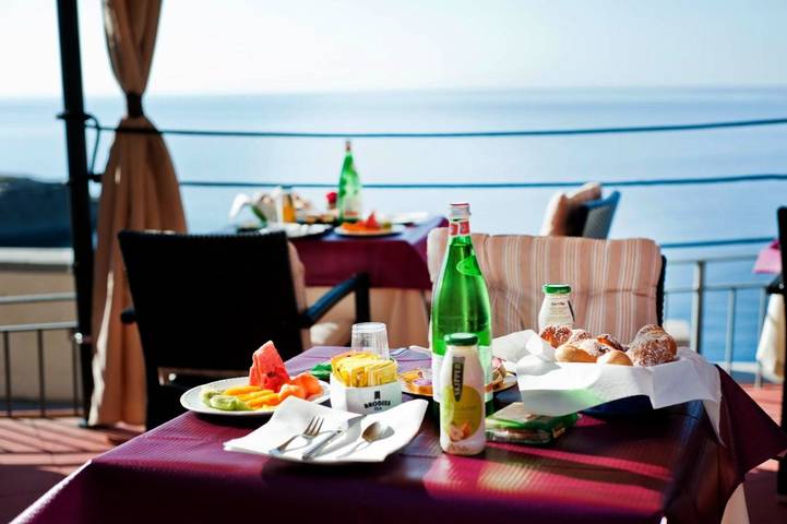 Appartamento per 3 persone, con Balcone e Terrazza nonché Giardino e Panorama a Ventotene