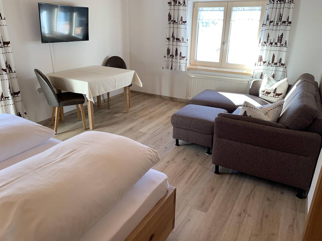 Ganze Ferienwohnung, Apartment - Wohn-Schlafraum  Du/Wc  "Typ 5" in Hirschegg Kleinwalsertal, Mittelberg