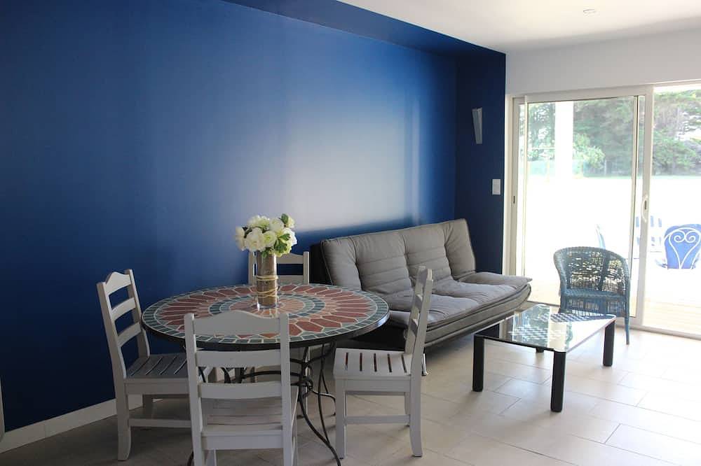 Apartamento entero, Studio 2/3 people 150 from the beach in Pénestin, Côte des Mégalithes
