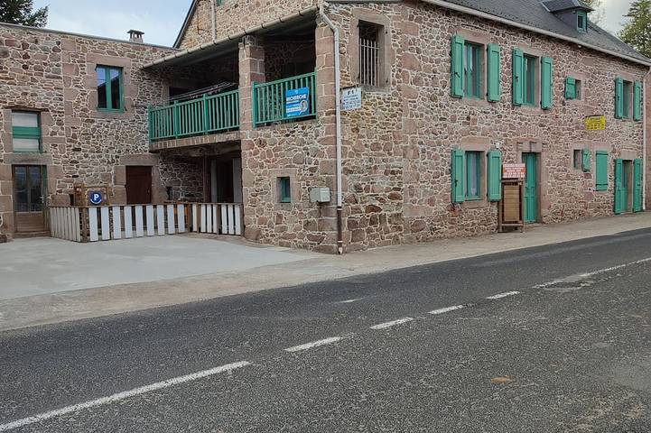 Location de vacances pour 10 personnes, avec Terrasse à Montjaux