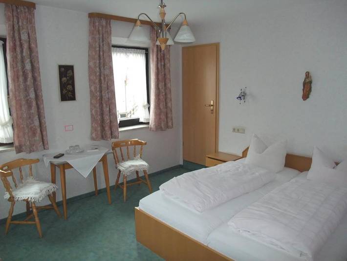 Hotel, mit Terrasse und Garten sowie Ausblick in Obertrubach - 2