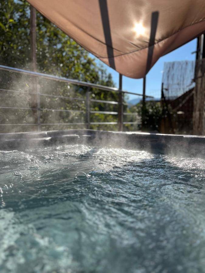 Appartement entier, Maison Maneki Tiny House Insolite 2 personnes avec Spa extérieur privatif in Lapoutroie, Parc naturel régional des Ballons des Vosges