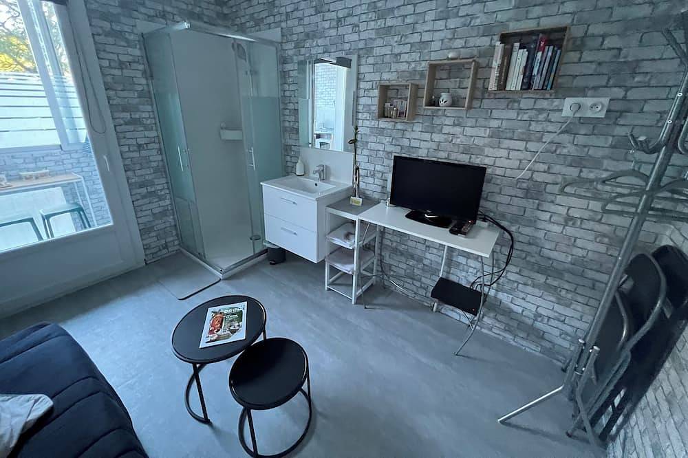 Chambre Mini Studio Avec Cuisine in Montélimar, Nyons und Umgebung