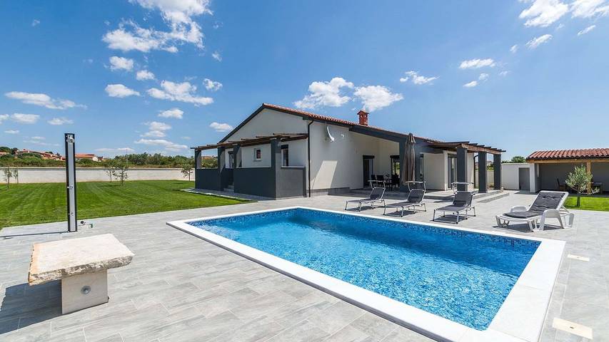 Villa für 6 Personen, mit Pool und Terrasse sowie Garten, mit Haustier in Vodnjan