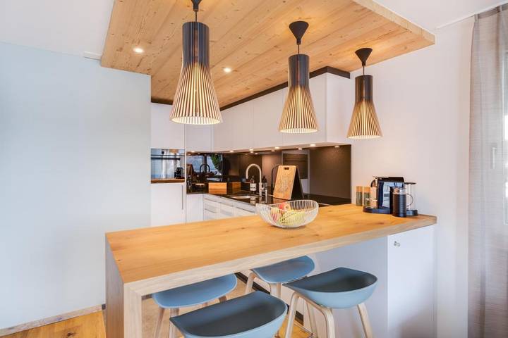 Ferienwohnung für 3 Personen, mit Terrasse und Sauna sowie Ausblick und Seeblick in Leissigen