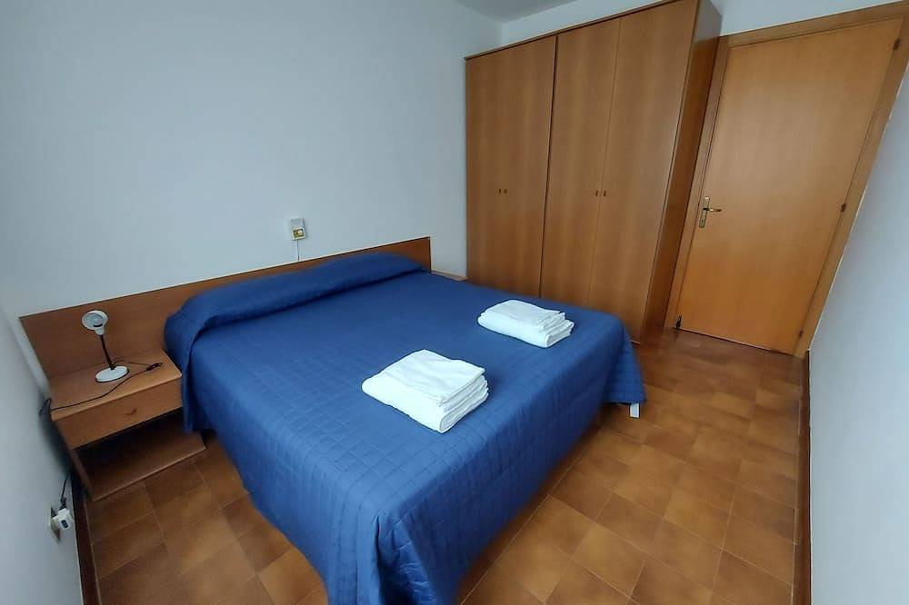 Apartamento entero, Apartment \"The Tower\" 2 rooms, 1 min walk to the beach! in Bosa Marina, Planargia