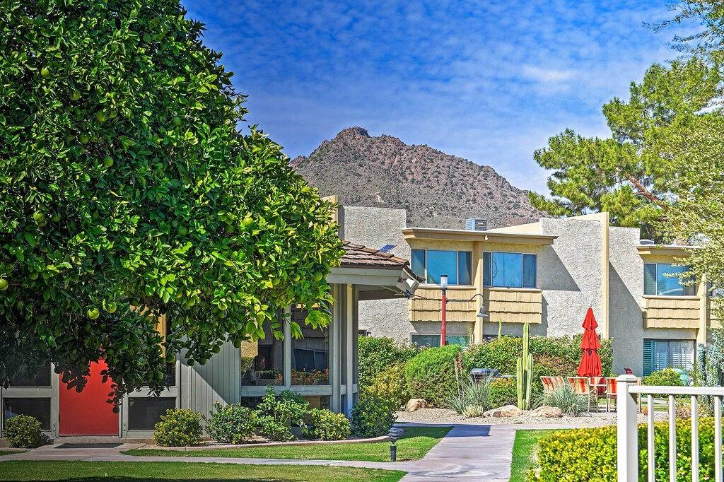 Ganze Wohnung, Walk to Fashion Square: Condo w/ Pool Access! in Camelback Mountain, Scottsdale