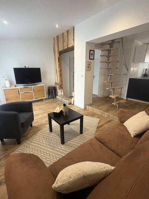 Location de vacances pour 8 personnes, avec jardin dans La Neuville-en-Hez