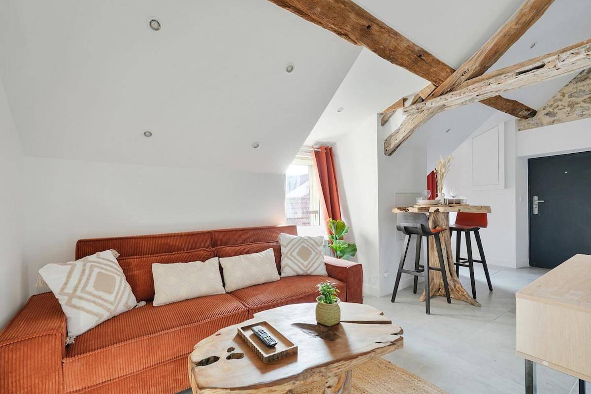 Appartement entier, One-Bedroom Apartment in Wissous, Essonne