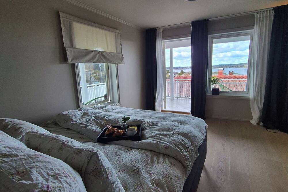 Modern villa with 180° Panoramic Sea View, Sunny Terraces, 4Br/Pizza/Ev/Fiber in Sandefjord