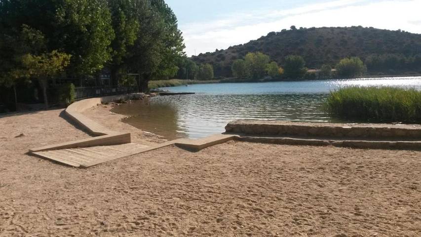 Casa de huéspuedes para 2 personas, con jardín además de vistas y piscina - 1