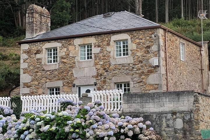 Holiday home for 7 people, with terrace and garden as well as hot tub - 1