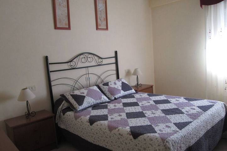 Apartamento entero, Bueu: Apartamento vistas al mar y al campo a 300m. de la playa, 5  personas, wif in Praia de Beluso (Bueu), Bueu