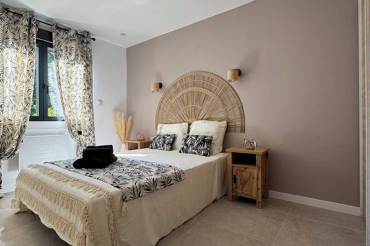 Location de vacances pour 8 personnes, avec piscine à Belcodène - 4