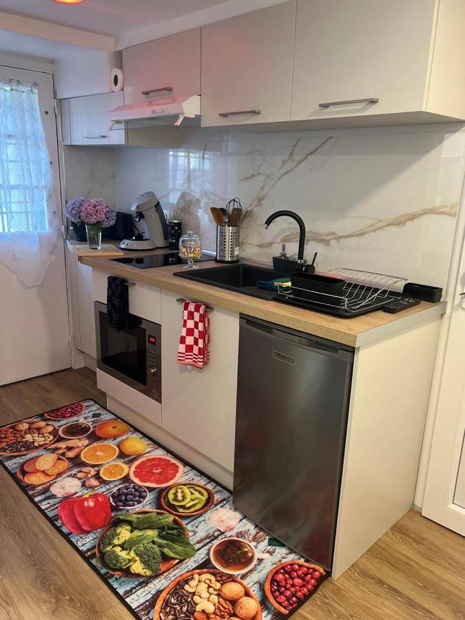 Gîte pour 2 personnes, avec jardin ainsi que vue et terrasse dans Aeroport Paris - Orly - 2