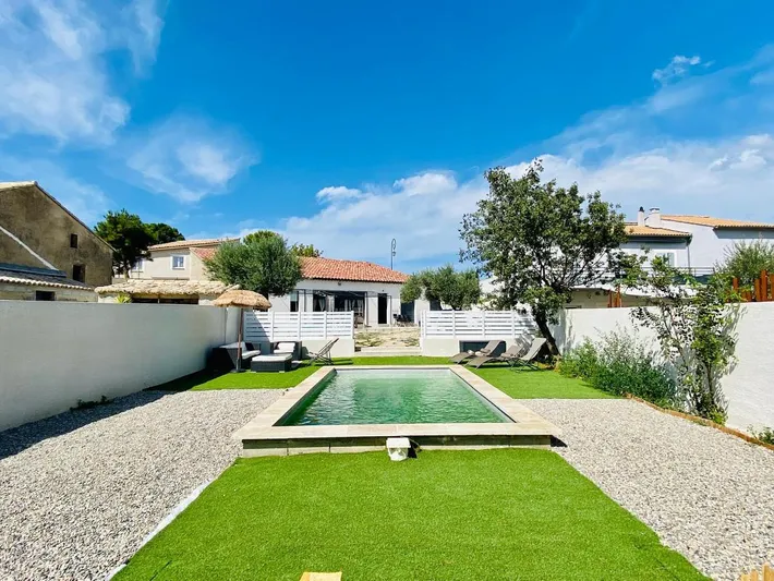 Chalet para 4 personas, con terraza y piscina - 1