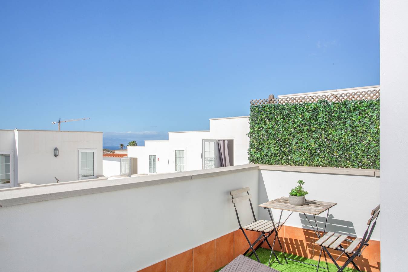 Entire apartment, Vacation Apartment 'Duplex Con Jacuzzi Privado' with Sea View, Private Terrace and Wi-Fi in Fañabé, Adeje