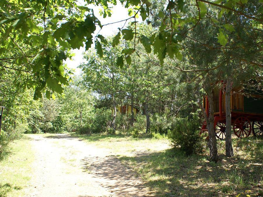 Camping Des Randonneurs - Alojamiento 3 personas - Roulotte 3p sin instalaciones sanitarias in Fenouillet, Parque Natural Regional Corbières-Fenouillèdes