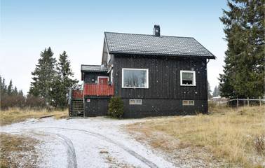 Gîte pour 6 personnes, avec terrasse dans Sjusjoen