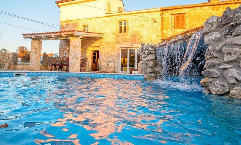 Villa pour 10 personnes, avec balcon/terrasse et piscine à Vrbnik - 4