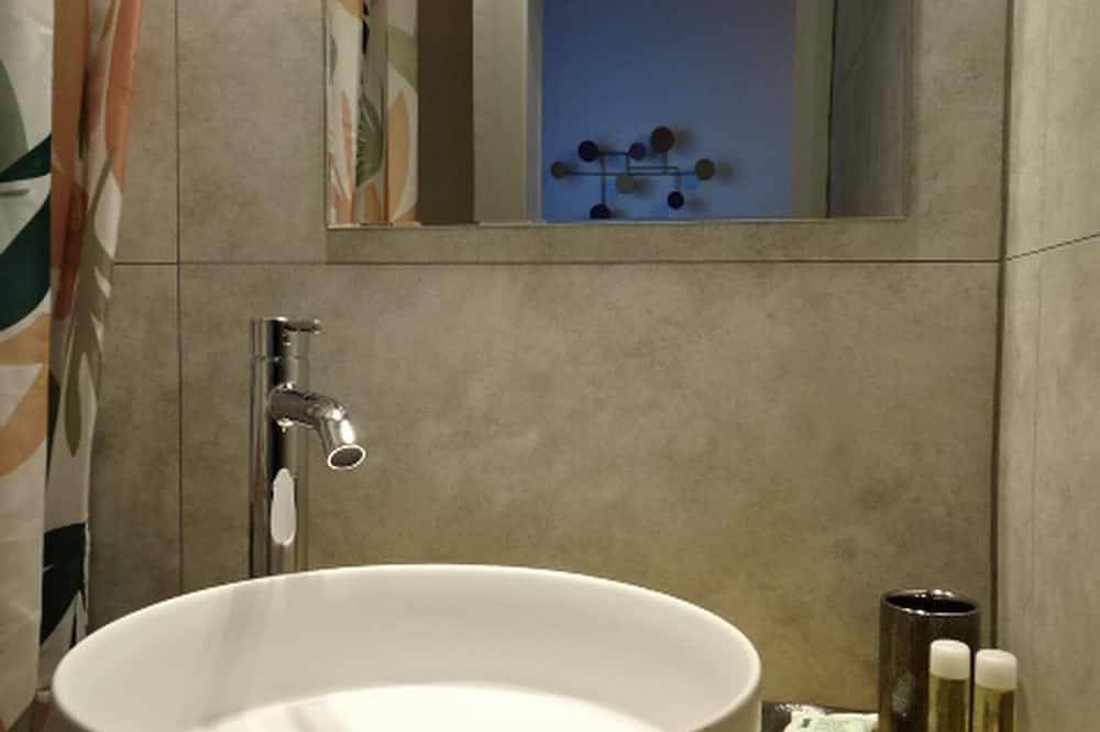 Charming B&B for a sunny getaway with seasonal pool in Forcalquier und Umgebung