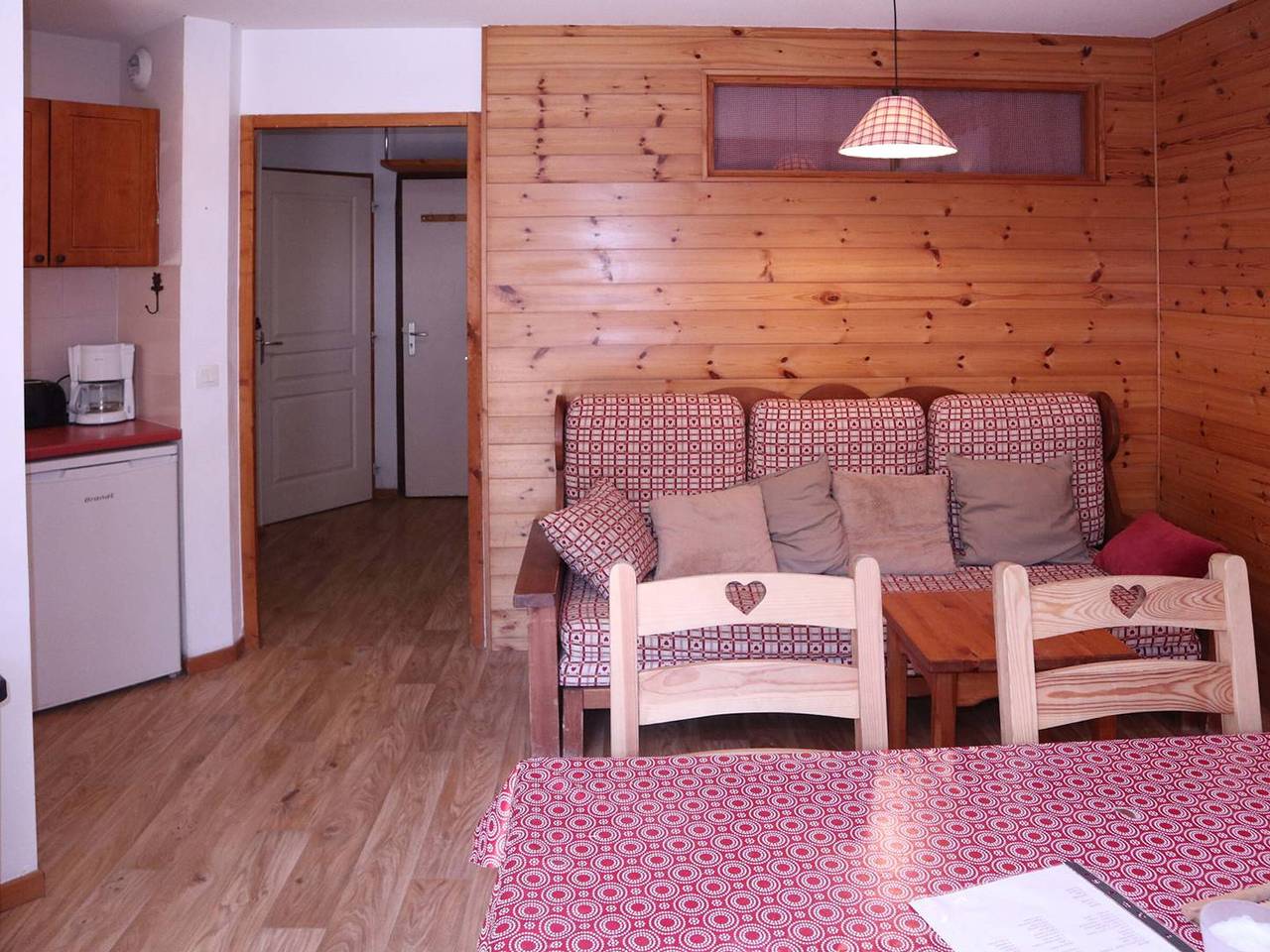 Entire apartment, Comfort at Les Orres: ski-in/ski-out apartment, sauna in Les Orres, Écrins National Park