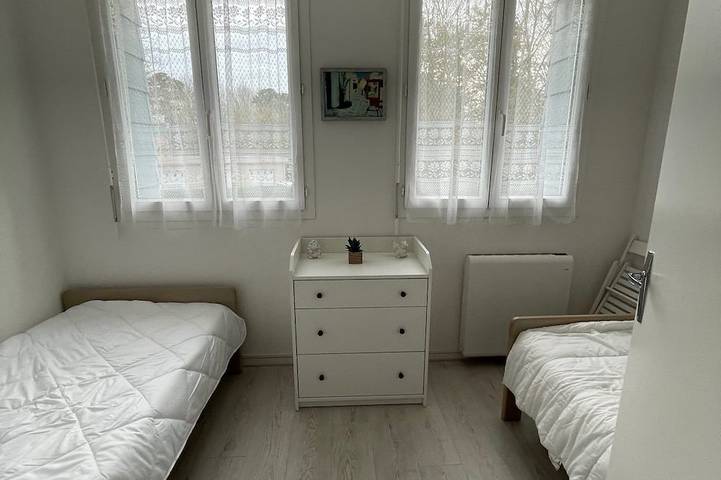 2** 4-Personen Gîte in 5 ha privatem Park, 400 m vom Jullouville Strand in Saint-Pair-sur-Mer, Côte de la Déroute