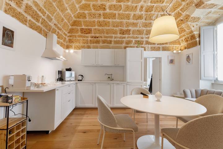 Entire apartment, Suite apartment with jacuzzi in Gioia del Colle, Bari Province