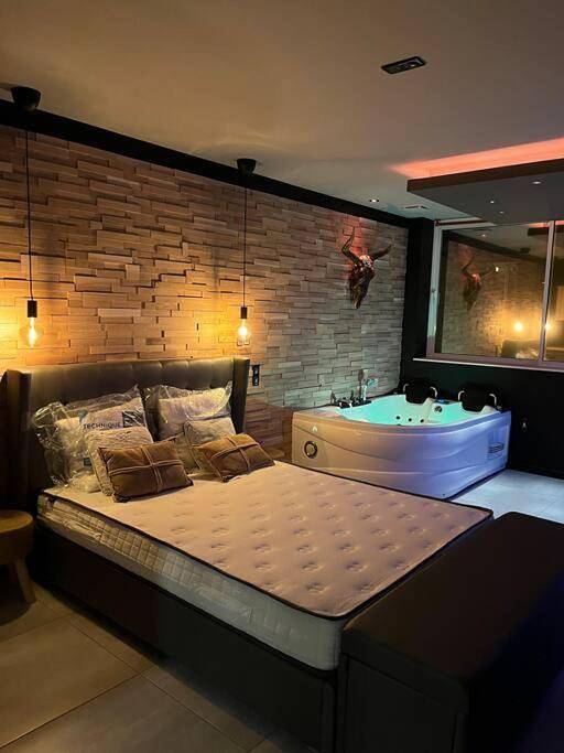 Gîte pour 2 personnes, avec jacuzzi et sauna à Espaly-Saint-Marcel - 2