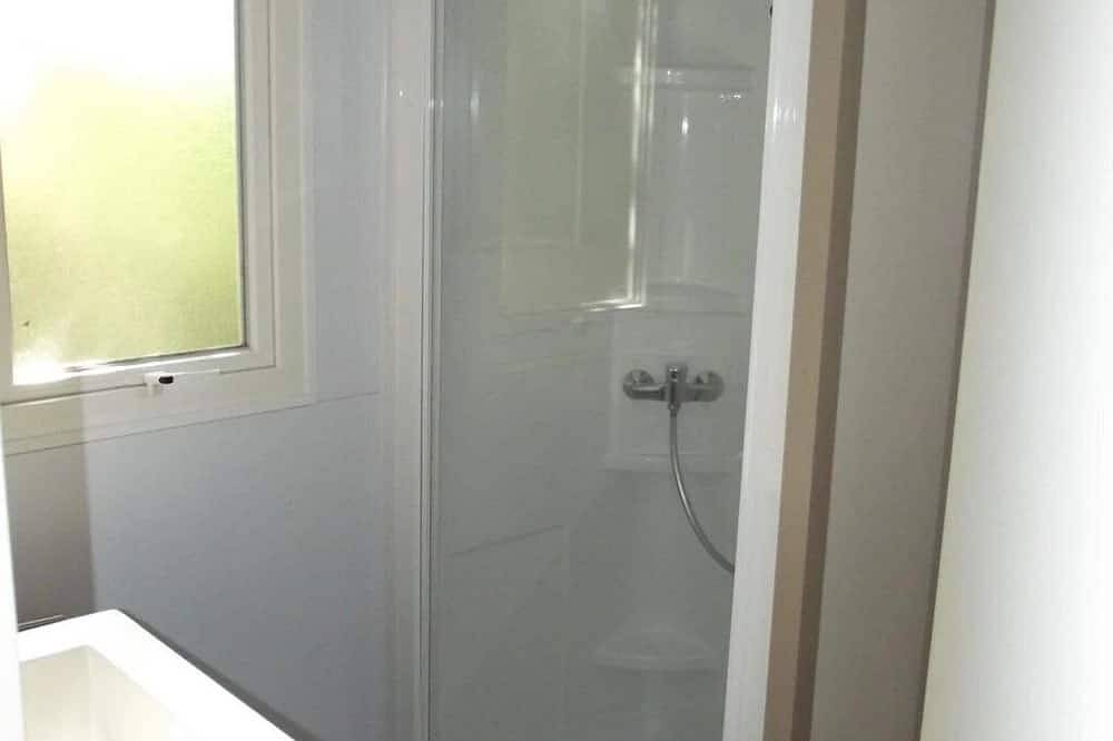 Zecamping 4 étoiles animé piscine chauffée pet friendly chalet Tv Lv in Le Grand-Serre, Région de Valence