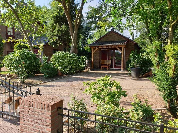 B&b voor 2 personen, with Terras and Tuin as well as Uitzicht in Hellevoetsluis
