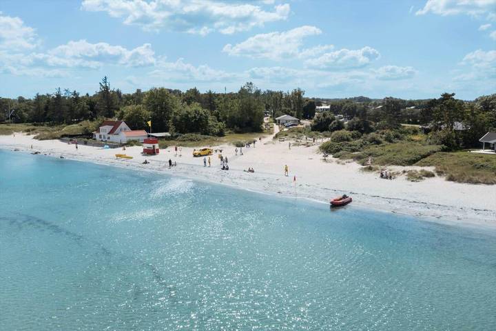 Ferieudlejning for 6 personer, med terrasse i Saksild Strand