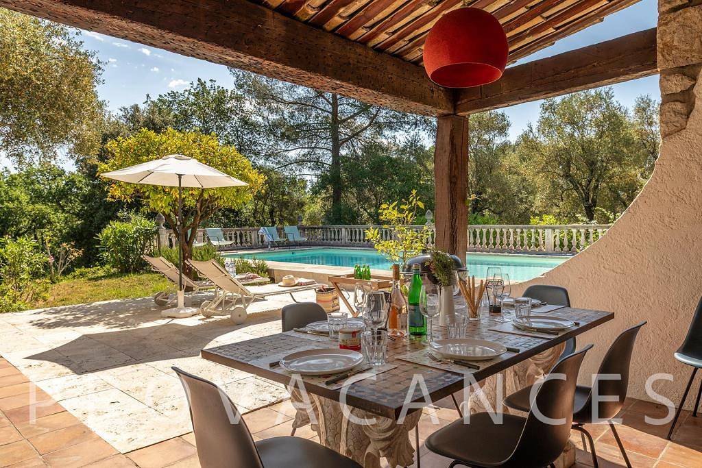Villa pour 8 personnes avec balcon/terrasse in Tourrettes-sur-Loup, Côte méditerranéenne (France)