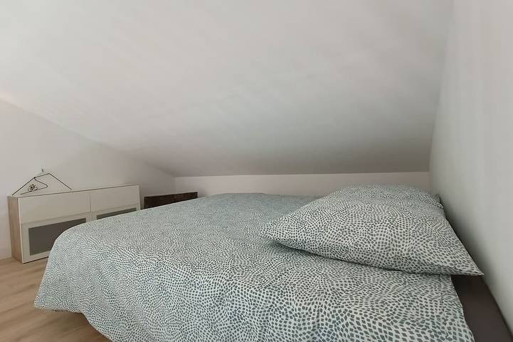 Gîte pour 4 personnes, avec jardin ainsi que terrasse et jacuzzi à Crestet - 2