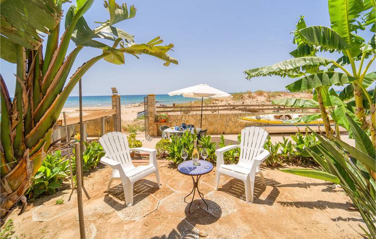 Cozy Apartment 100m from Beach & Parking in Porto Palo, Menfi