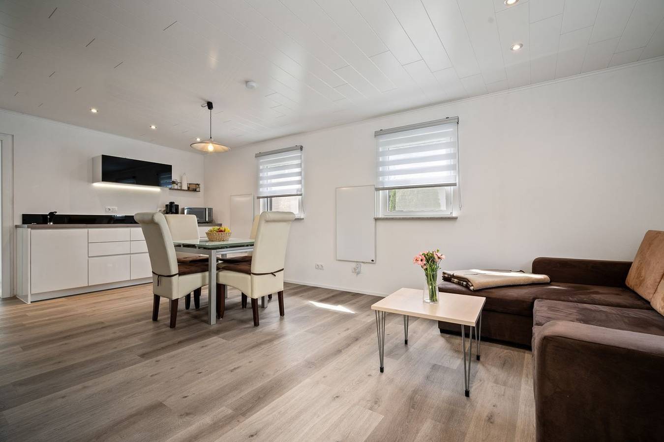 Modernes Ferienhaus Kira mit überdachter Terrasse und gemütlichem Garten in Rechlin in Rechlin, Müritz