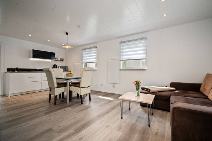 Modernes Ferienhaus Kira mit überdachter Terrasse und gemütlichem Garten in Rechlin in Rechlin, Müritz