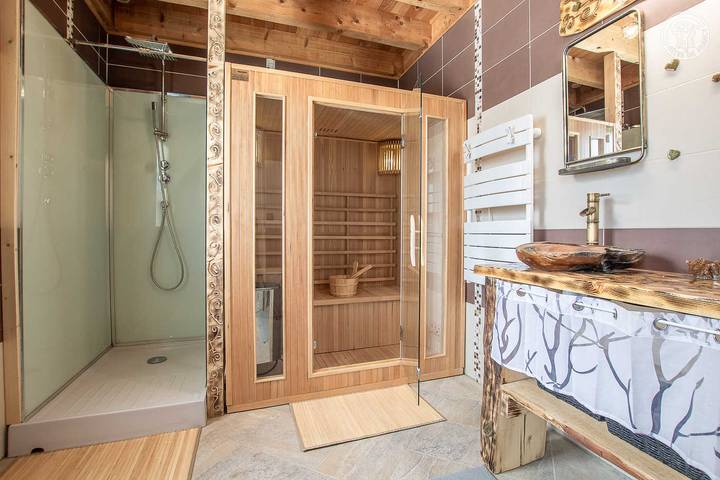 Gîte pour 10 personnes, avec sauna et terrasse à Le Noyer - 4