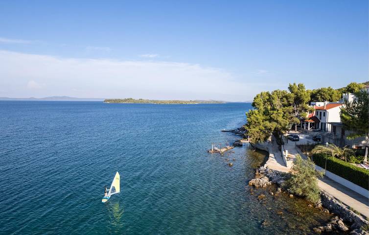 Ferienhaus für 10 Personen, mit Terrasse und Garten sowie Pool, mit Haustier auf Dugi Otok - 4