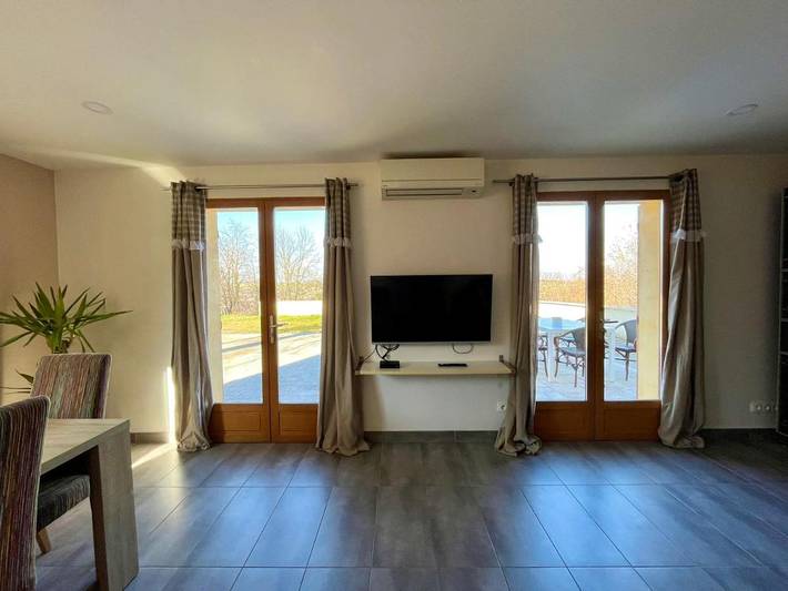 Location de vacances pour 6 personnes, avec vue et jardin à Saint-Symphorien-d'Ozon - 2