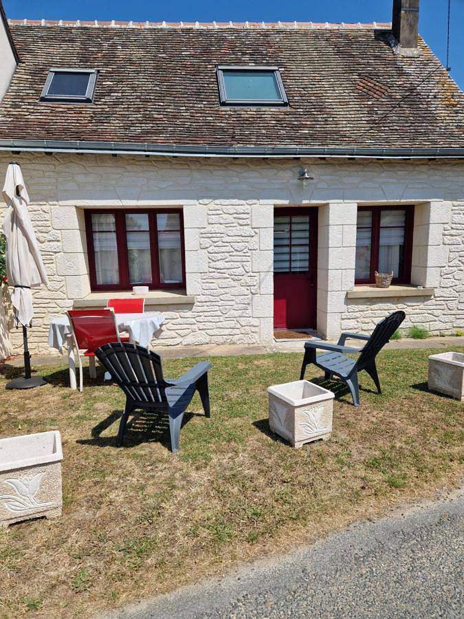 Gîte pour 3 personnes, avec jardin et vue à Hommes