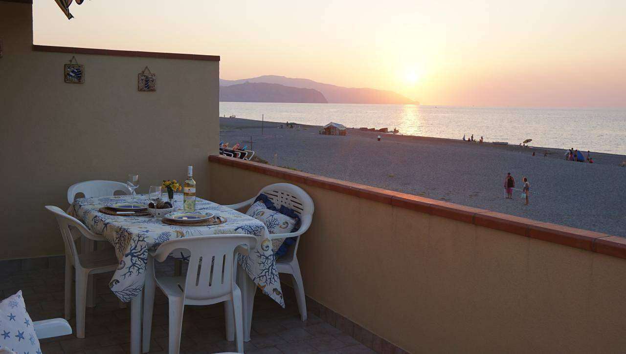 Ganze Ferienwohnung, Seestern in Terme Vigliatore, Messina Provinz