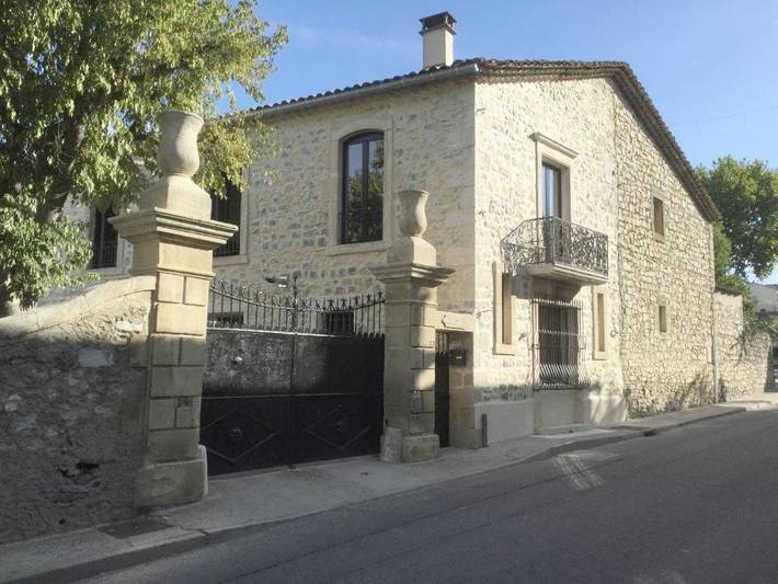 Location de vacances pour 2 personnes, avec Balcon et Terrasse ainsi que Jardin et Piscine à Moulézan
