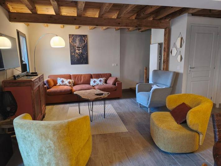 Location de vacances pour 12 personnes, avec vue et jardin à Fontrabiouse - 2