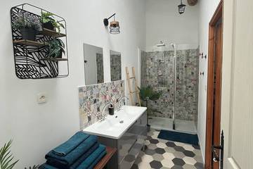 Chambre D’hôte pour 4 Personnes dans Pierrevert, Région de Forcalquier, Photo 3