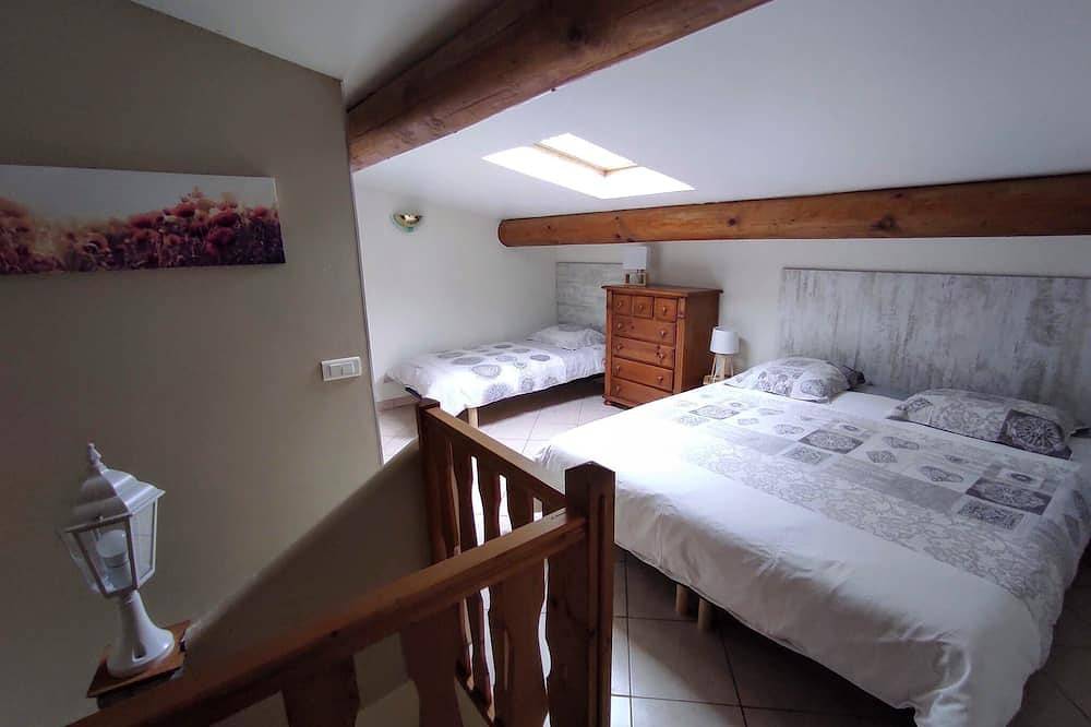 Appartement entier, Gite avec Piscine Verdon/Gréoux Bains/Lac Esparron. Animal de compagnie accepté in Saint-Julien, Région de Brignoles
